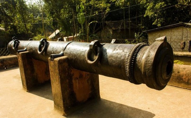 Jahan Kosha Cannon, Murshidabad, West Bengal - Vushii.com Jahan Kosha Cannon, Murshidabad, West Bengal - Vushii.com