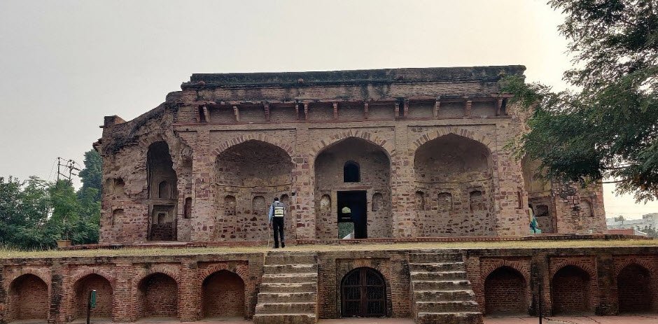 The Lodhi Tomb, Agra, Uttar Pradesh - Vushii.com The Lodhi Tomb, Agra, Uttar Pradesh - Vushii.com