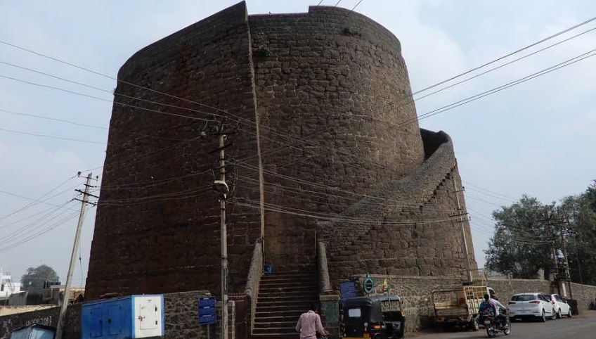 Burz, Vijayapura (Bijapur), Karnataka - Vushii.com Burz, Vijayapura (Bijapur), Karnataka - Vushii.com