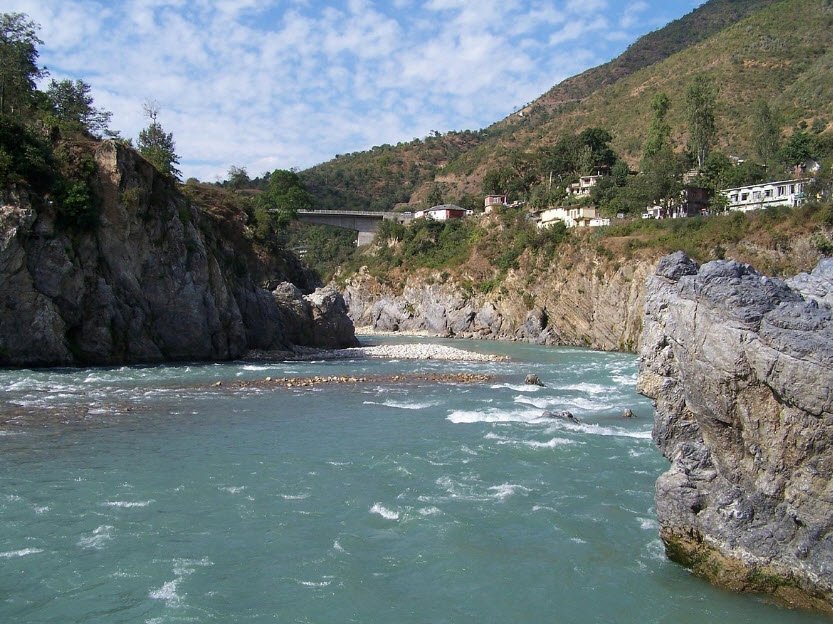 Tattapani, Mandi, Himachal Pradesh - Vushii.com