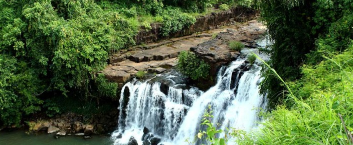 Sherpe-Napne Waterfall, Sindhudurg, Maharashtra - Vushii.com