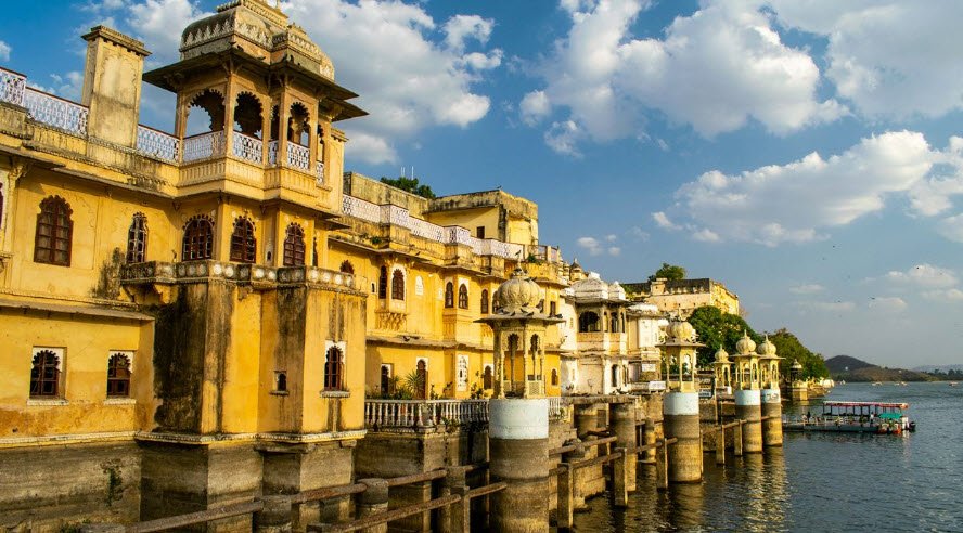 Bagore-ki-Haveli, Udaipur, Rajasthan - Vushii.com